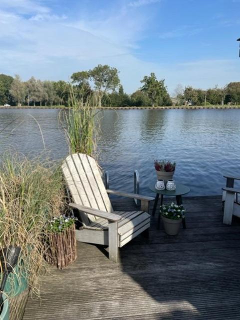Aangenaam Op De Rijn, Woonboot, Inclusief Prive Sauna Алфен-ан-ден-Рейн Екстер'єр фото